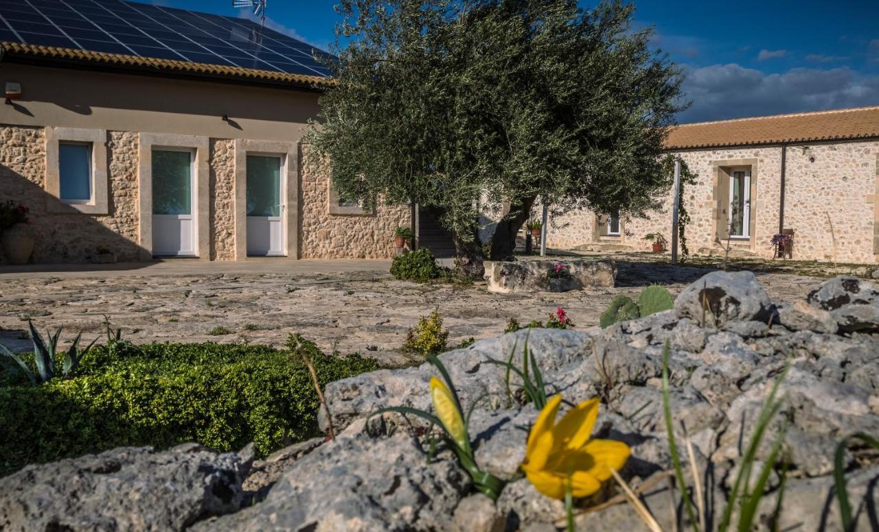 La Mela Di Venere Villa Palazzolo Acreide Luaran gambar